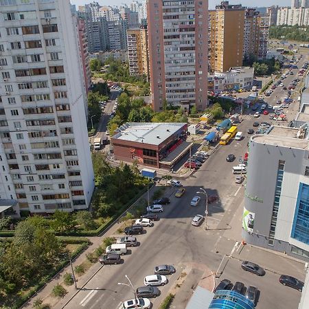Apartment In 2 Min From Poznyaky Metro Station Kiev Eksteriør bilde
