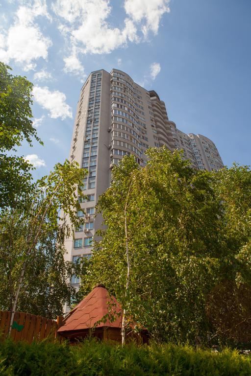 Apartment In 2 Min From Poznyaky Metro Station Kiev Eksteriør bilde