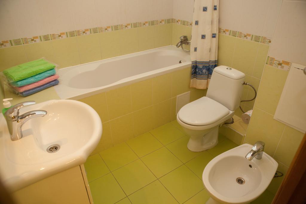 Apartment In 2 Min From Poznyaky Metro Station Kiev Eksteriør bilde