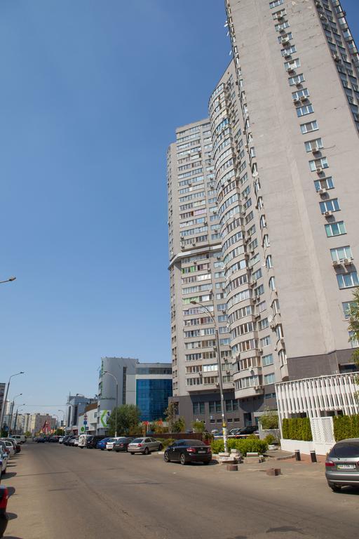 Apartment In 2 Min From Poznyaky Metro Station Kiev Eksteriør bilde